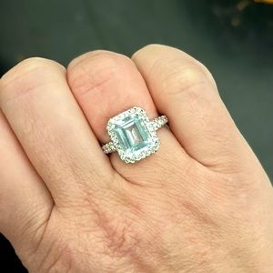 14k white gold aquamarine and diamond ring